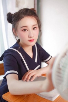 沙滩比基尼泳衣